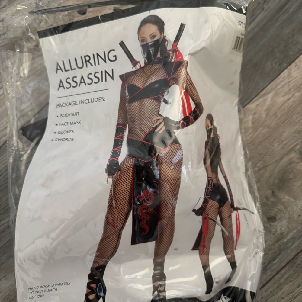 Halloween costume size small assassin/ninja